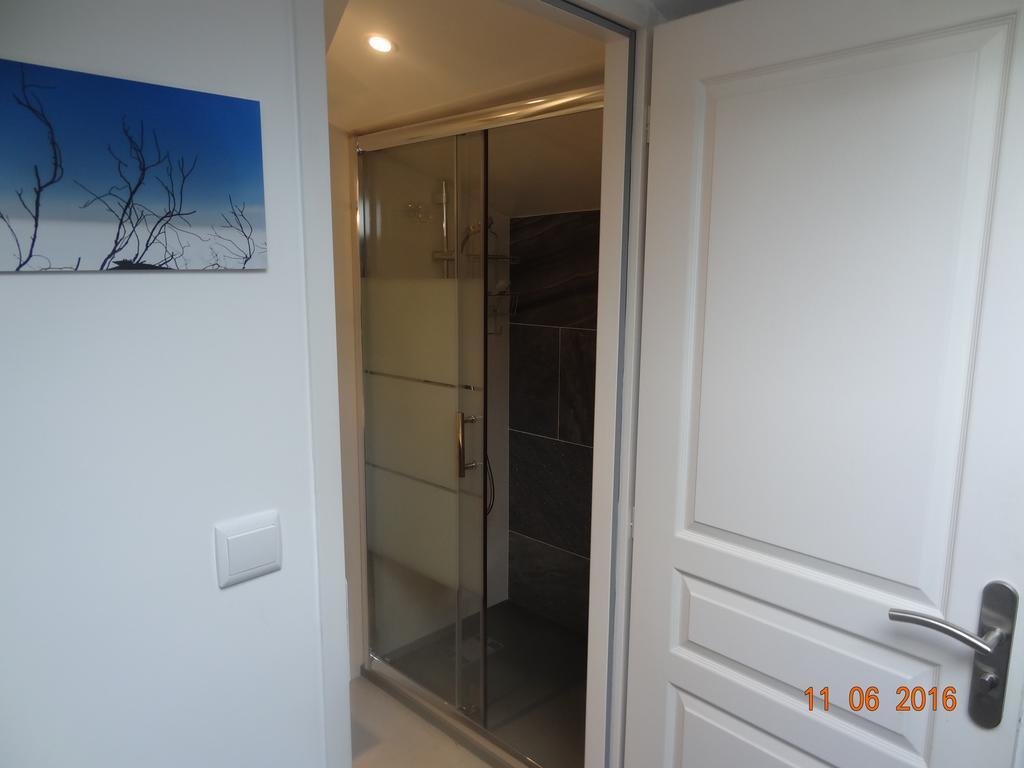 Les Demeures De Castellane Apartment Марсилия Екстериор снимка